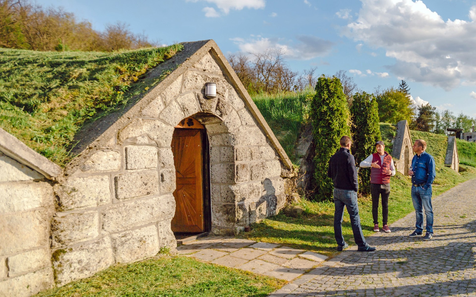 Naár borkóstoló UNESCO Világörökségű pincerendszerben
